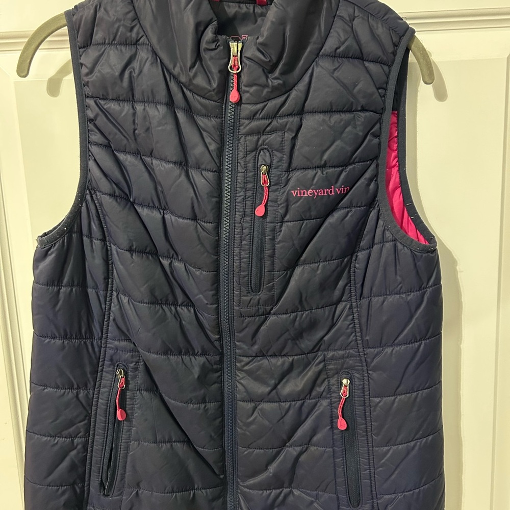 Vineyard Vines Quilted Vest in Dark Blue with Pink Details